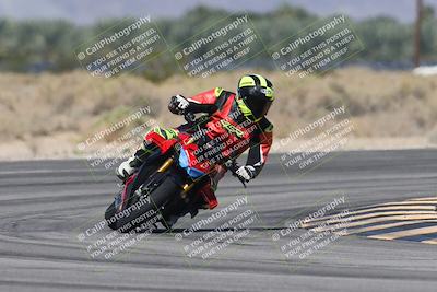 media/Oct-13-2025-Moto Forza (Mon) [[a66d839500]]/3-B Group/Session 3 (Turn 16)/